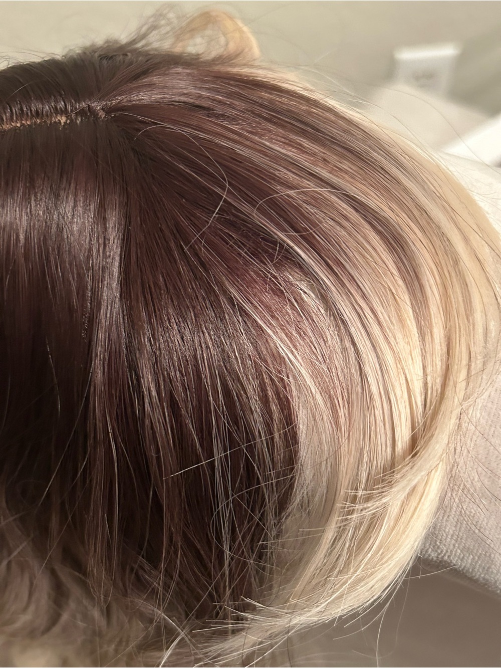 Long Wavy Ombre Blonde Wig – Dark Root / Ash Blonde – New, Never Worn - Picture 3 of 8
